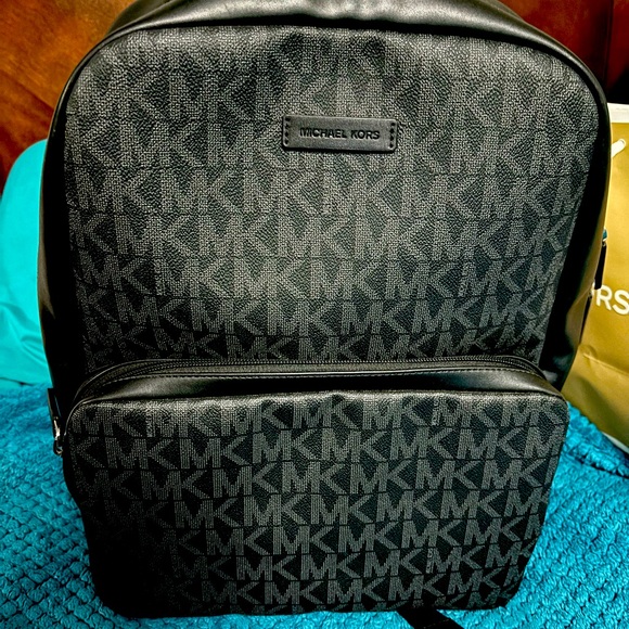 Brand new mk bag pack size medium